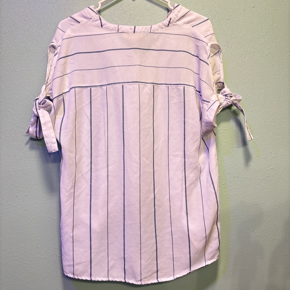 Listicle White and Navy Vertical Stripes Tie-Sleeve Hi-Low Hem Top Size Small - Picture 4 of 6